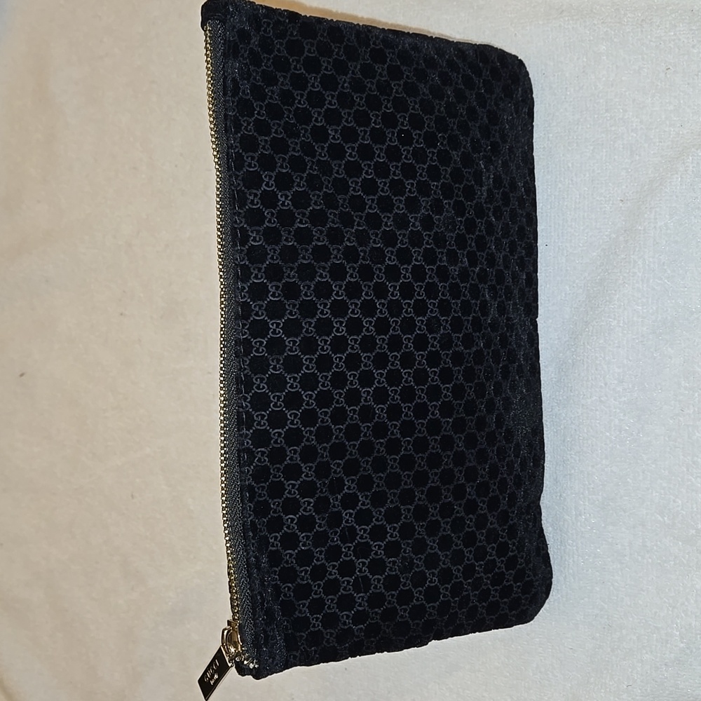 ✨Gucci Beauty Black Velvet GG Monogram Pouch / Clutch ✨